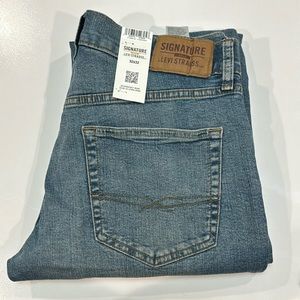 Men’s NWT Levi’s Signature Relaxes Fit Jeans 32x32